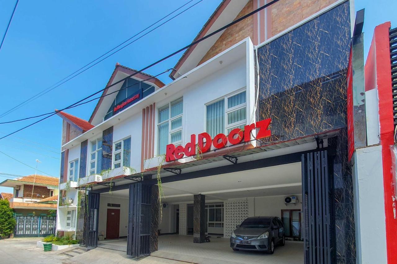 Bonorejo Reddoorz Syariah Near Solo Paragon Mall 2 מראה חיצוני תמונה