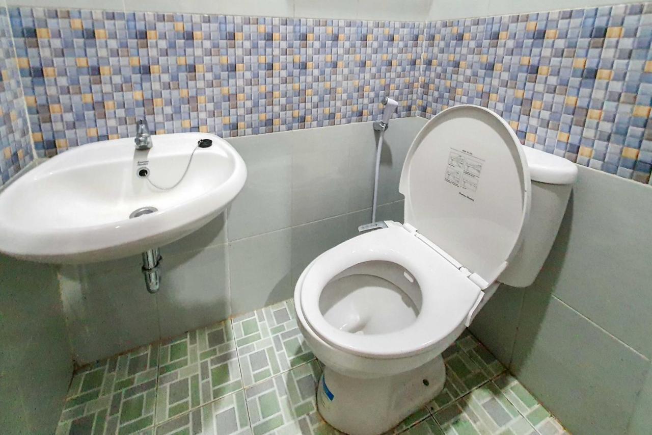 Bonorejo Reddoorz Syariah Near Solo Paragon Mall 2 מראה חיצוני תמונה