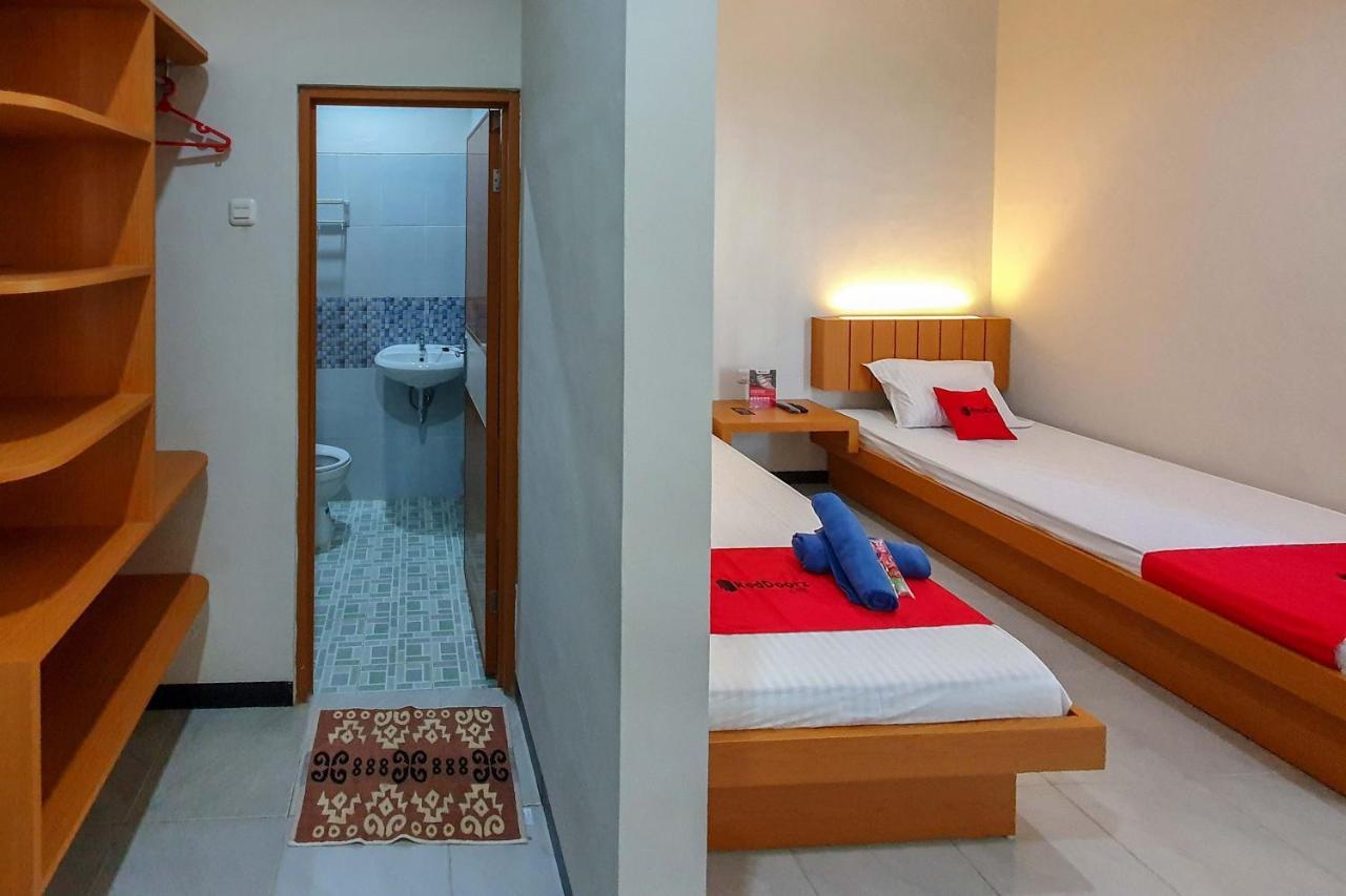 Bonorejo Reddoorz Syariah Near Solo Paragon Mall 2 מראה חיצוני תמונה