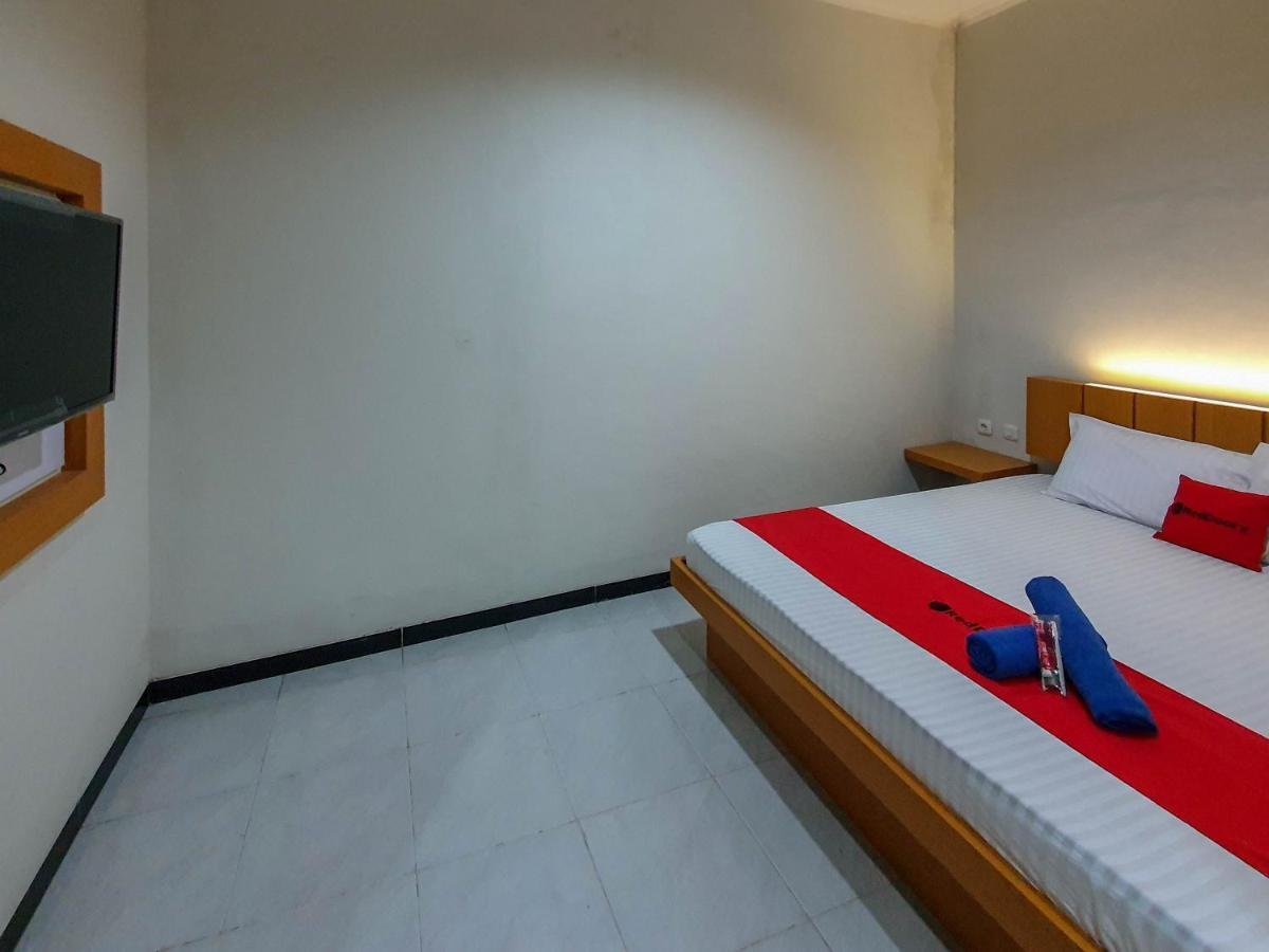Bonorejo Reddoorz Syariah Near Solo Paragon Mall 2 מראה חיצוני תמונה